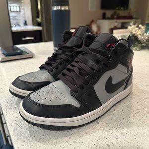 Air Jordan 1 Mid